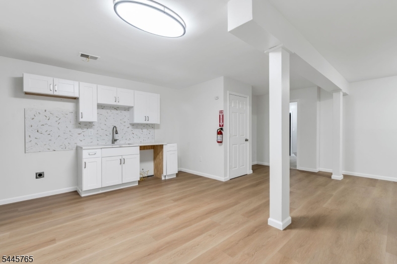 328-330 Hawthorne Ave