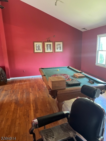 93 Hiawatha Blvd
