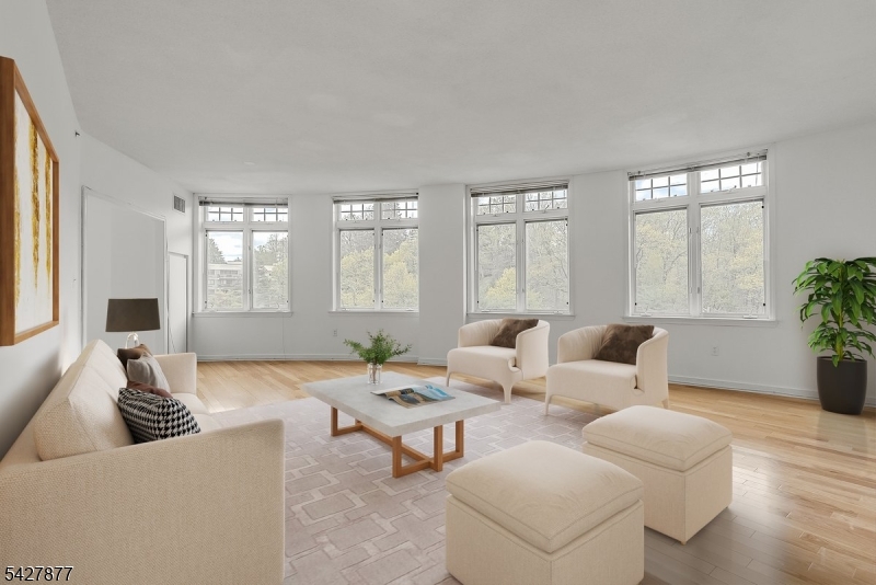 616 S Orange Ave, 4E 4E