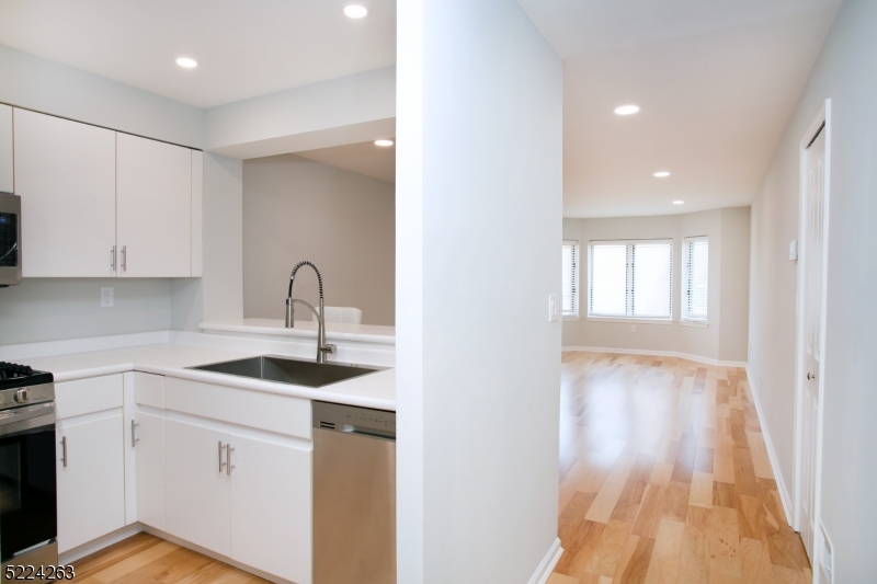403 Ellery Ct