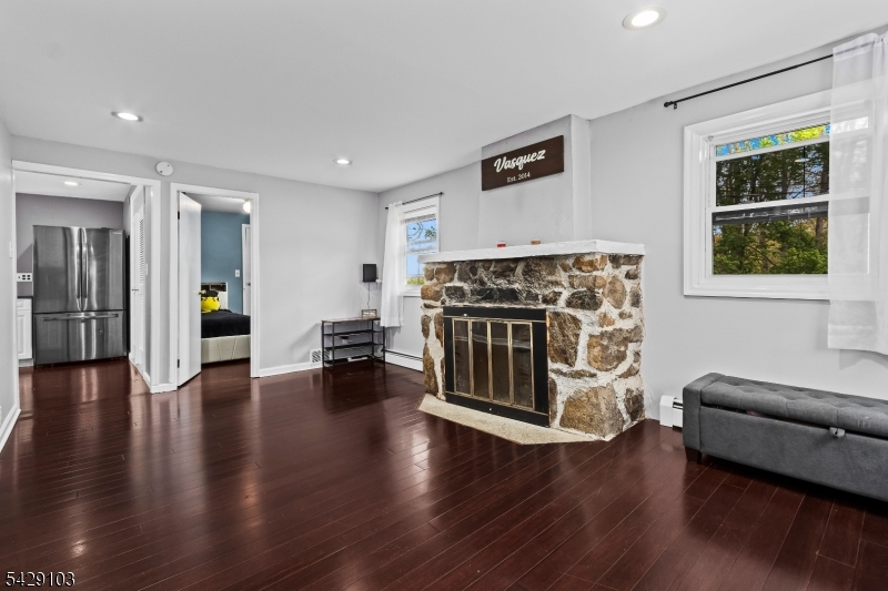 15 Mohican Ave