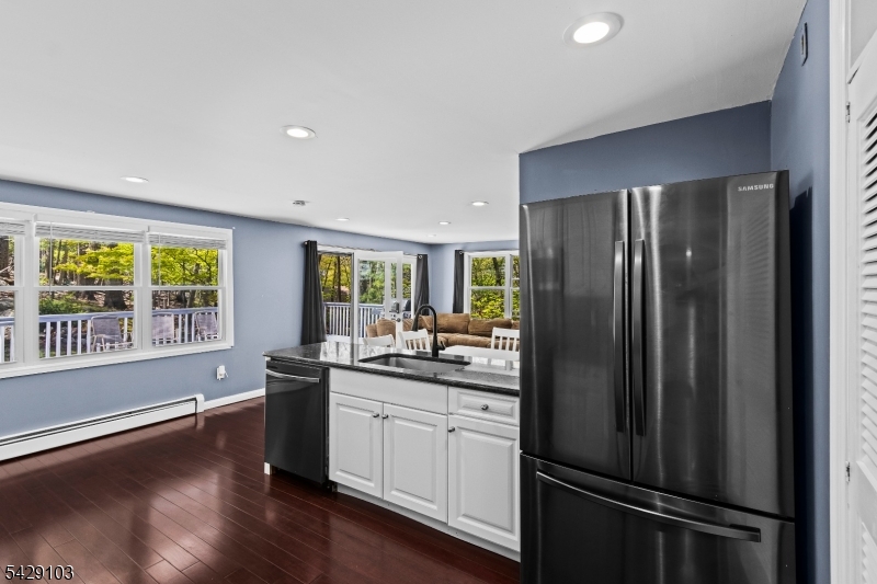 15 Mohican Ave
