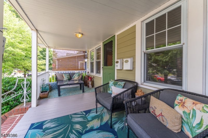 72 Minerva Ave