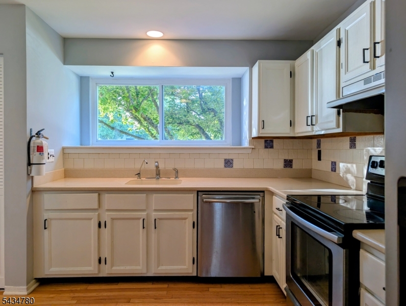37 Whitehall Ct