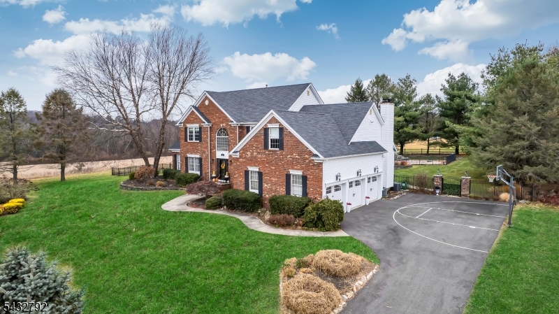 6 Fieldcrest Dr
