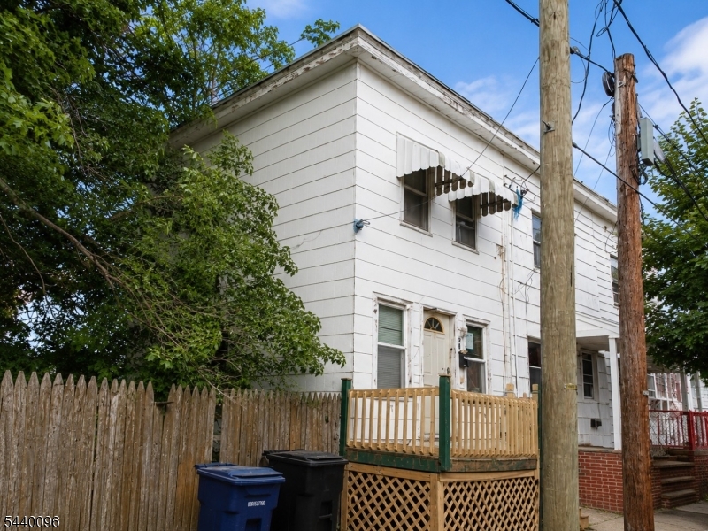 24 Johannis Pl