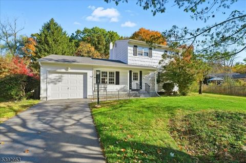 Photo of 35 Brooktree Rd, East Windsor, NJ 08520 (MLS # 3994500)