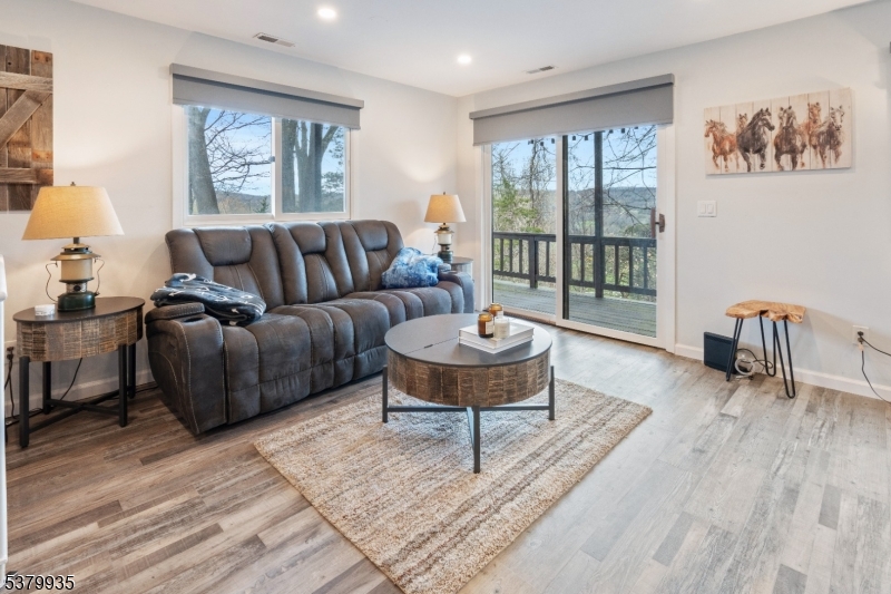 2 Solitude Ct