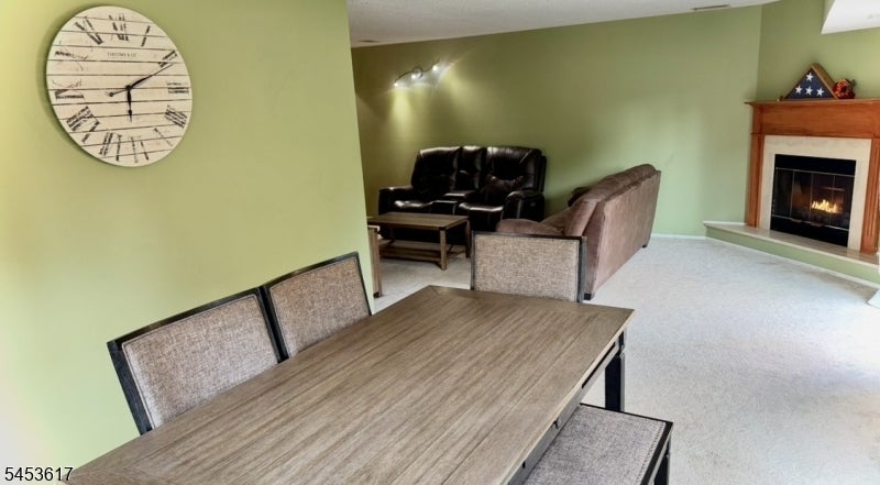 64 Woods Edge Dr 64