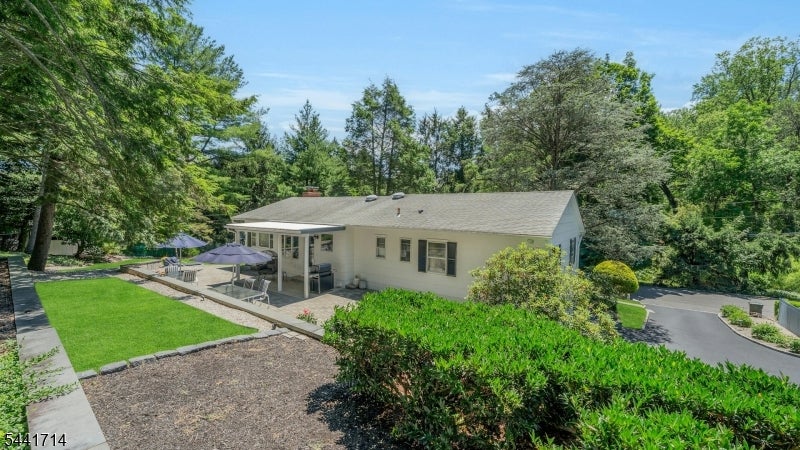 350 Greenbrier Ct