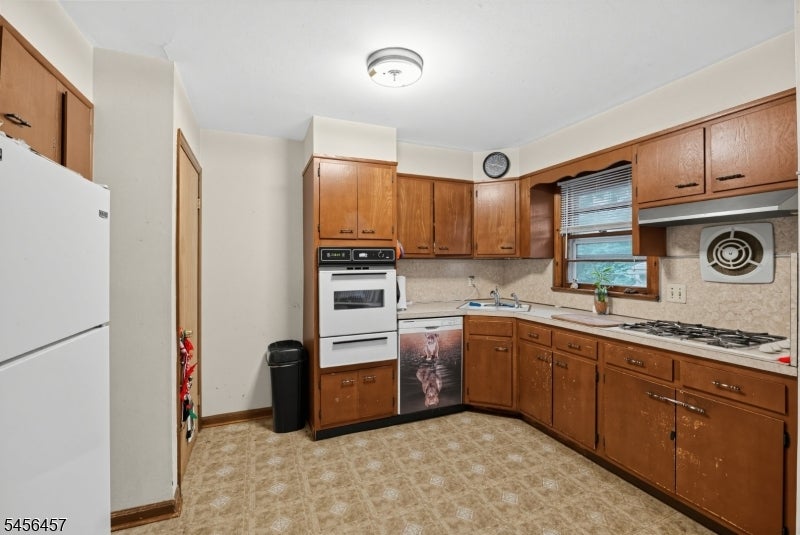 155 Columbia Ave