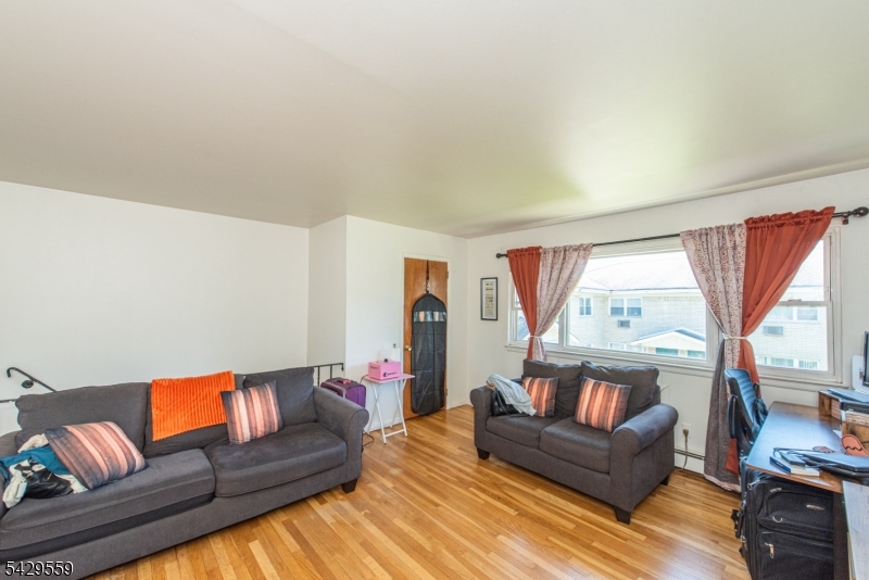 20 Halsey Ave 6