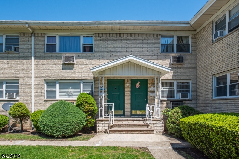 20 Halsey Ave 6
