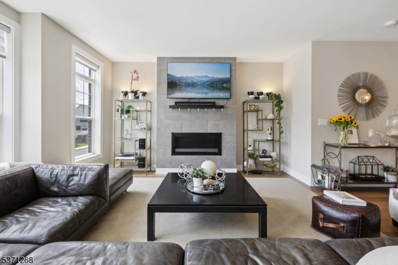 53 Cranberry Ln