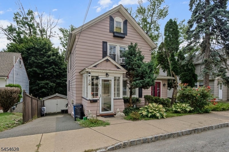 34 E Munson Ave