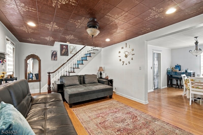 34 E Munson Ave