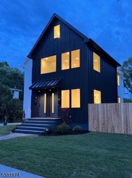 18 Meadowbrook Rd