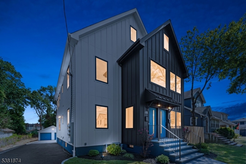 18 Meadowbrook Rd