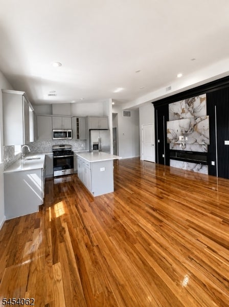 627 Thomas Blvd, Apt 2 1