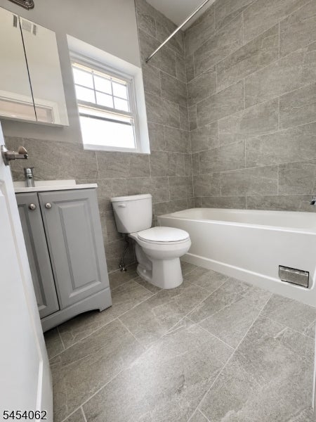 627 Thomas Blvd, Apt 2 1