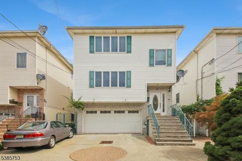 22 Saint Francis St Newark City NJ 07105