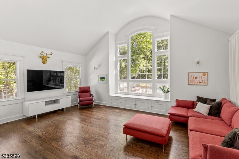 253 Midland Ave
