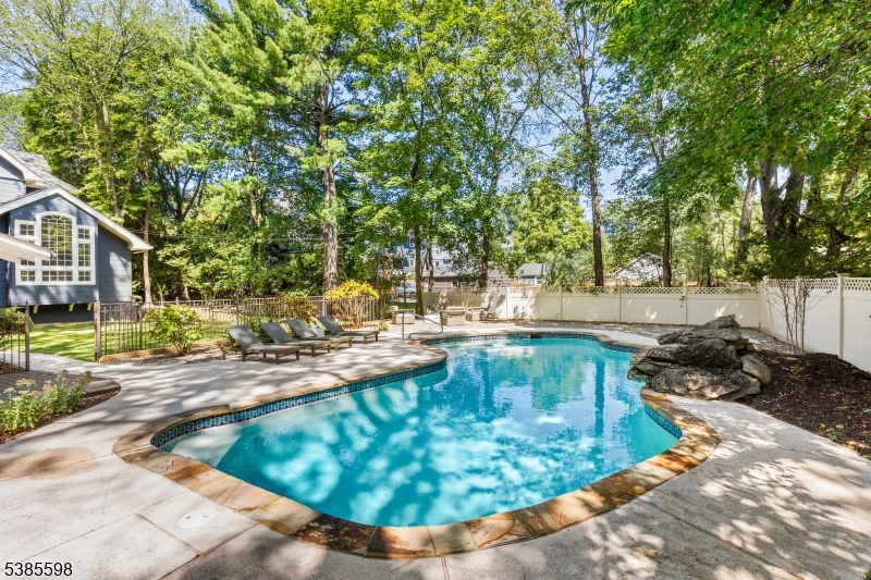 253 Midland Ave