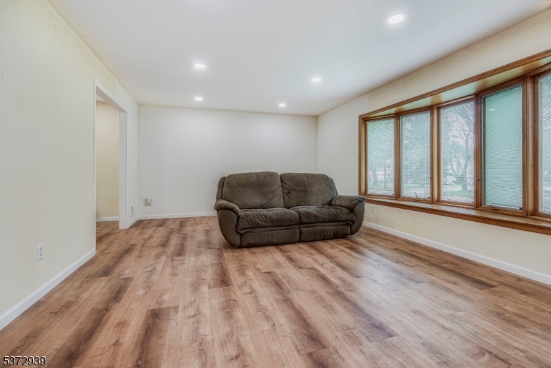 122 Marmora Rd