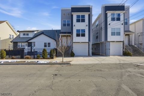 299 N 13Th St Newark City NJ 07107