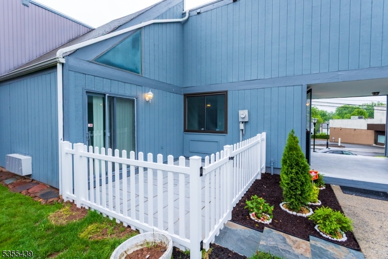 684 Irvington Ave 7