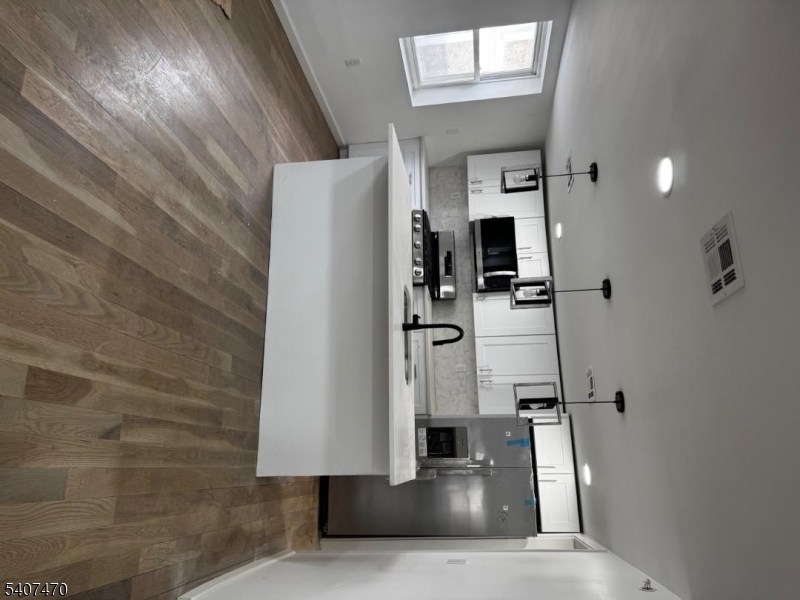 696 Dr Martin Luther King J