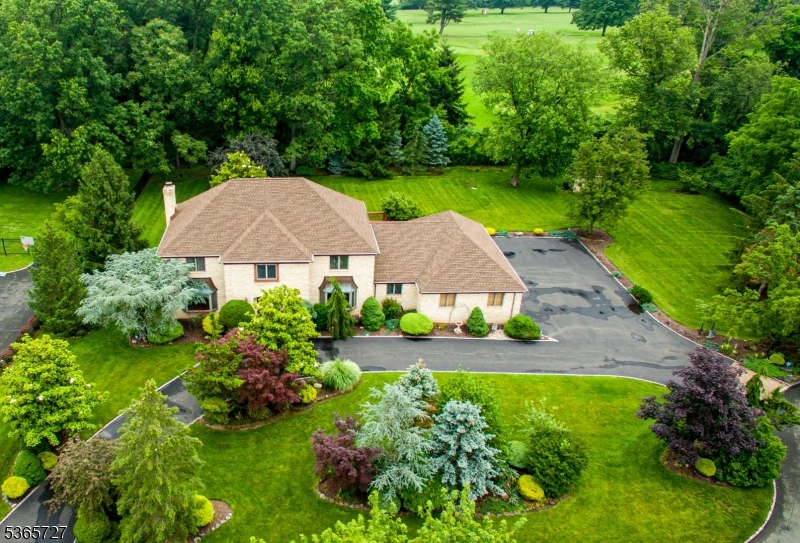15 Michael Ln