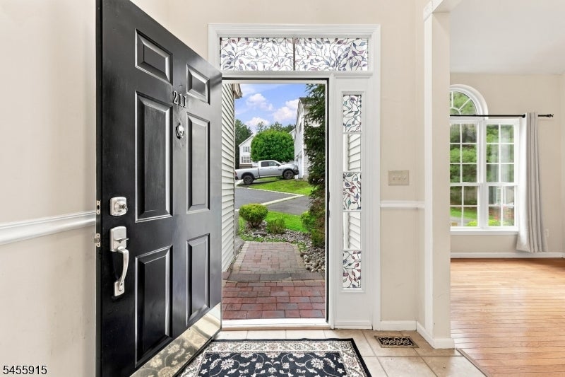 211 Winding Hill Dr