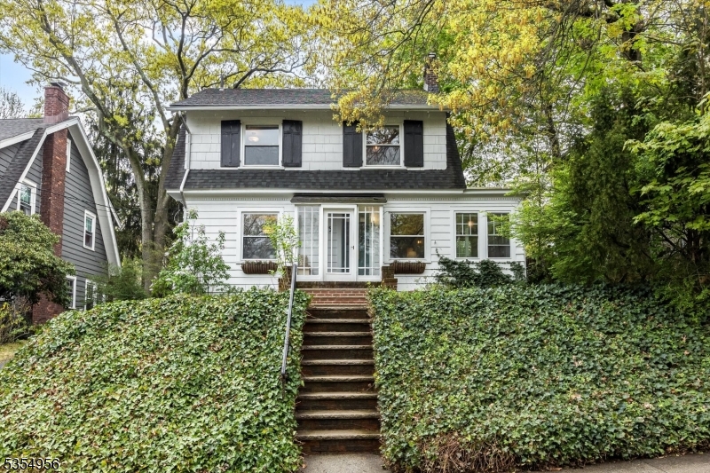 75 Laurel Ave