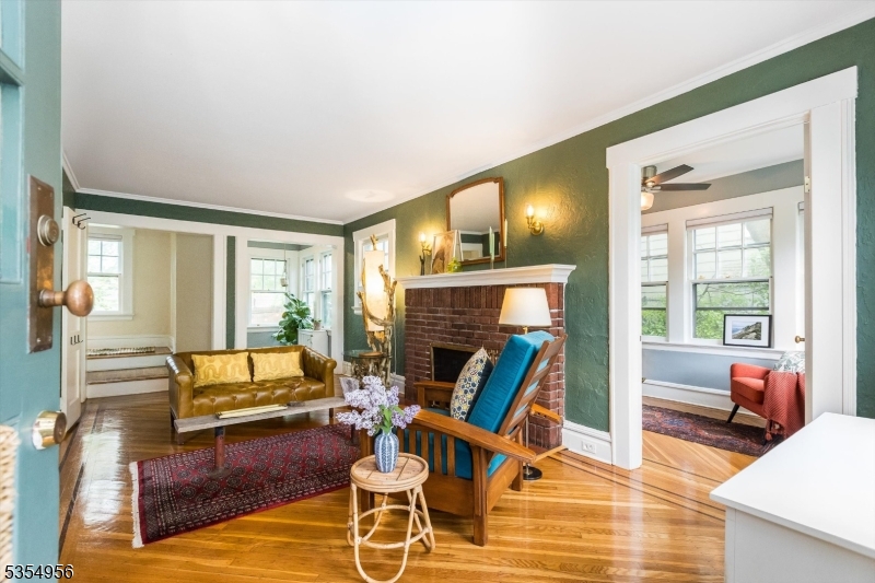 75 Laurel Ave