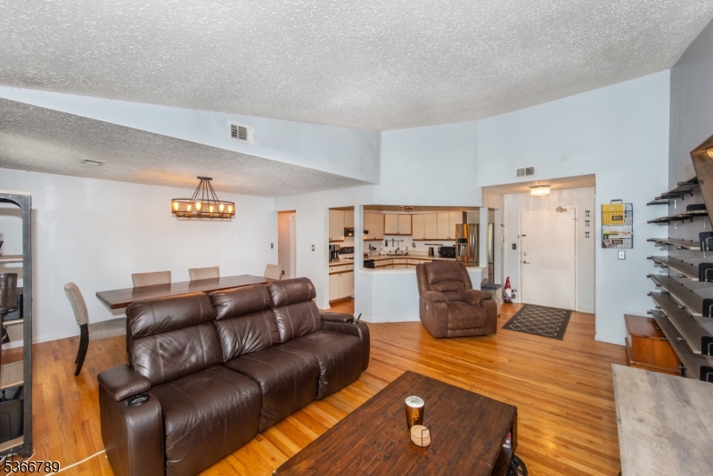 95 Drake Ln