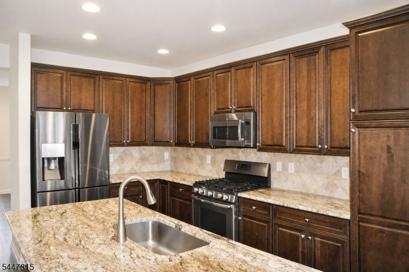 9 Cortland Pl