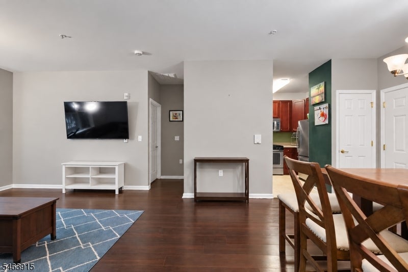 435 Van Houten Ave 102