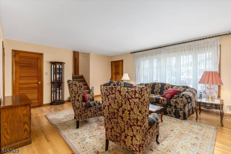 11 Landis Pl