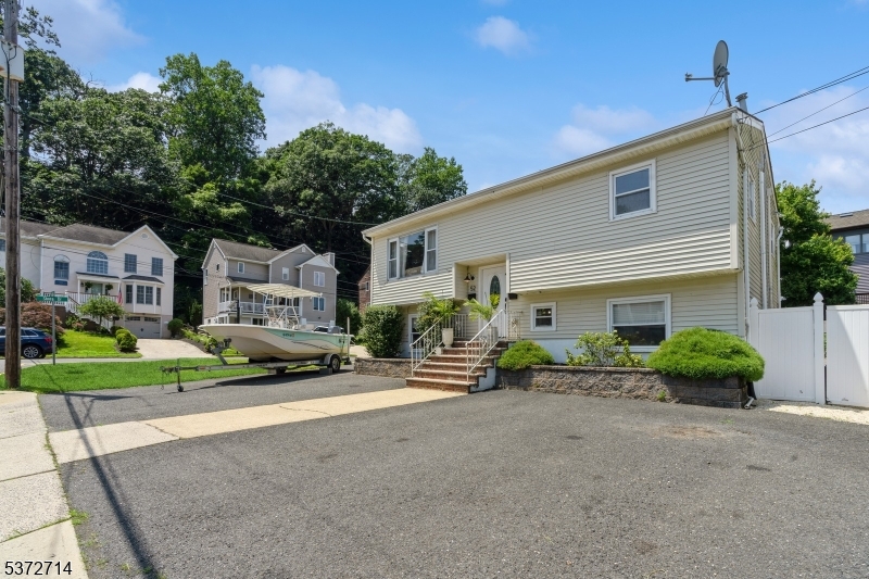 52 Atlantic St