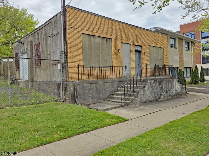 1252 South Ave