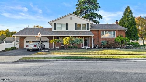 Photo of 7 Rosewood Dr, Milltown, NJ 08850 (MLS # 3996073)