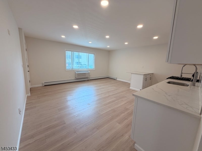 291 Garibaldi Ave 13