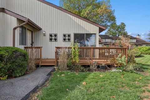 Photo of 250 Ridgedale Ave H4 Ave #4, Florham Park, NJ 07932 (MLS # 3994393)