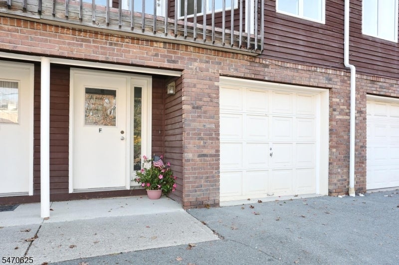 8 Leary Ave UNIT F F