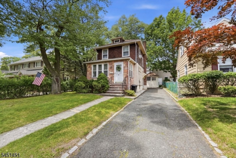 112 Grove Ave