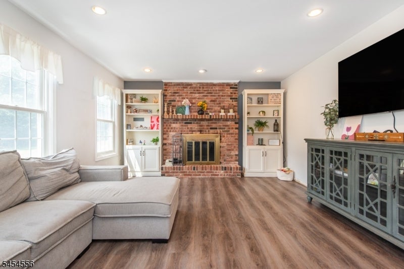 23A Lee Hill Rd