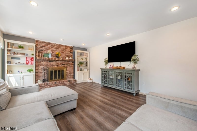23A Lee Hill Rd
