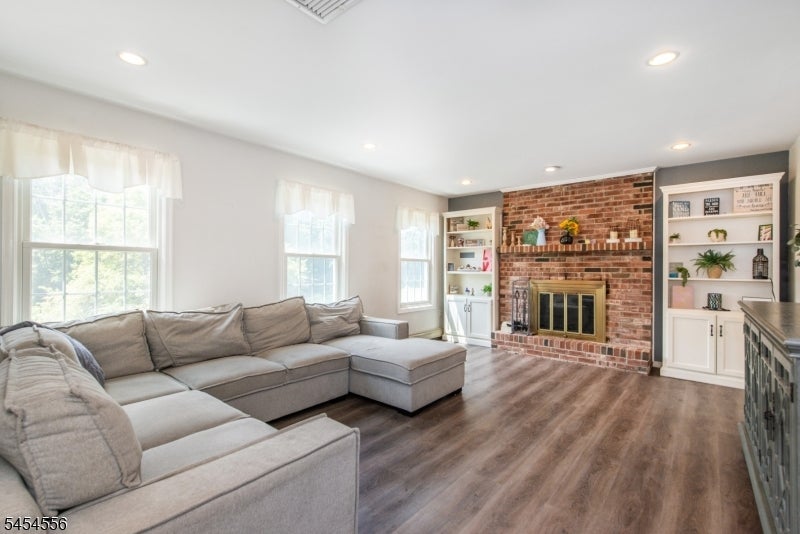 23A Lee Hill Rd