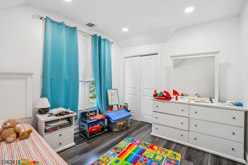 31 Vanderbeck Pl
